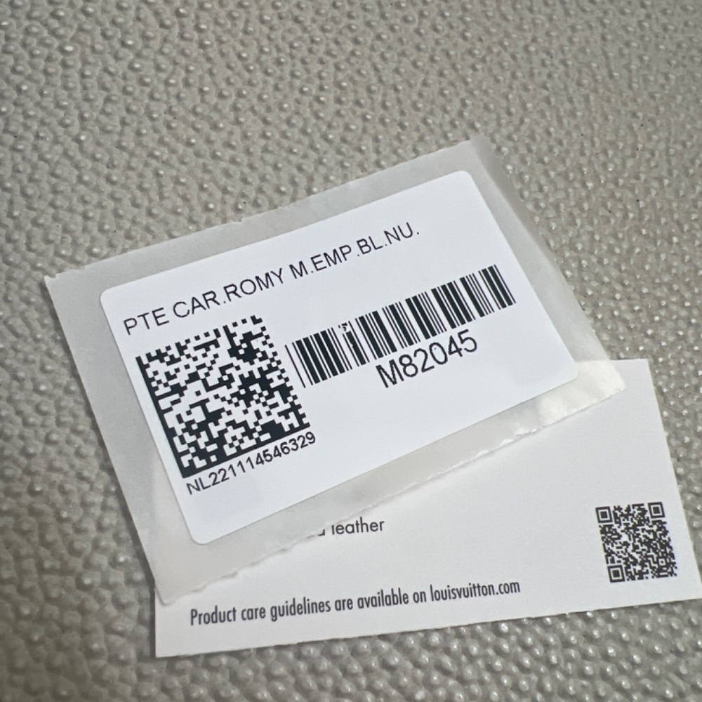 New Louis Vuitton ROMY cardholder - Picture 4 of 5